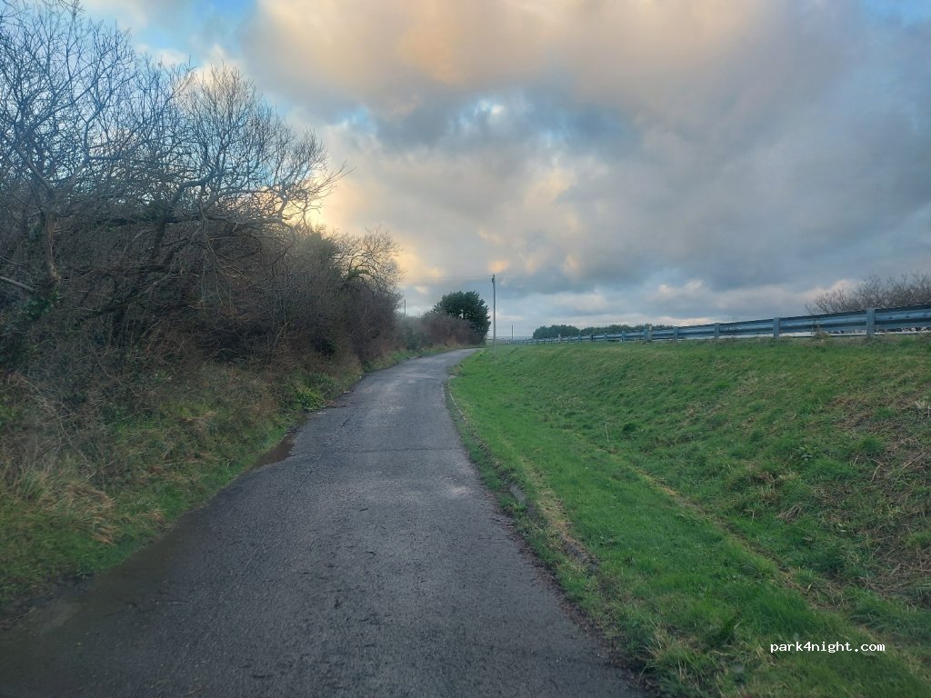 (PL32 9SR) Camelford - A39 — foto 2