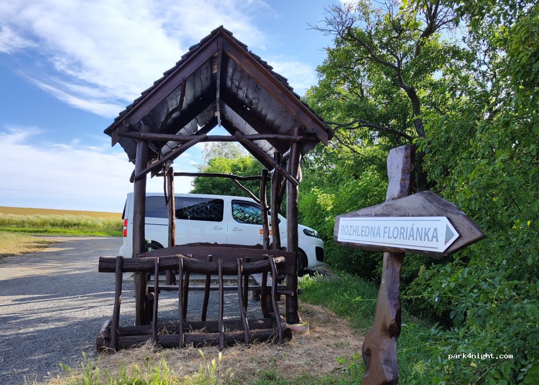 (687 37) Polešovice - Unnamed Road — foto 4
