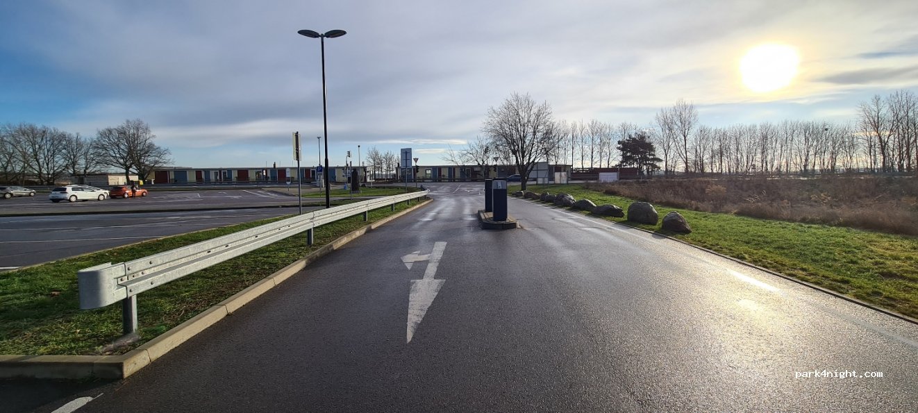 Parkplatz Pegelturm — foto 2