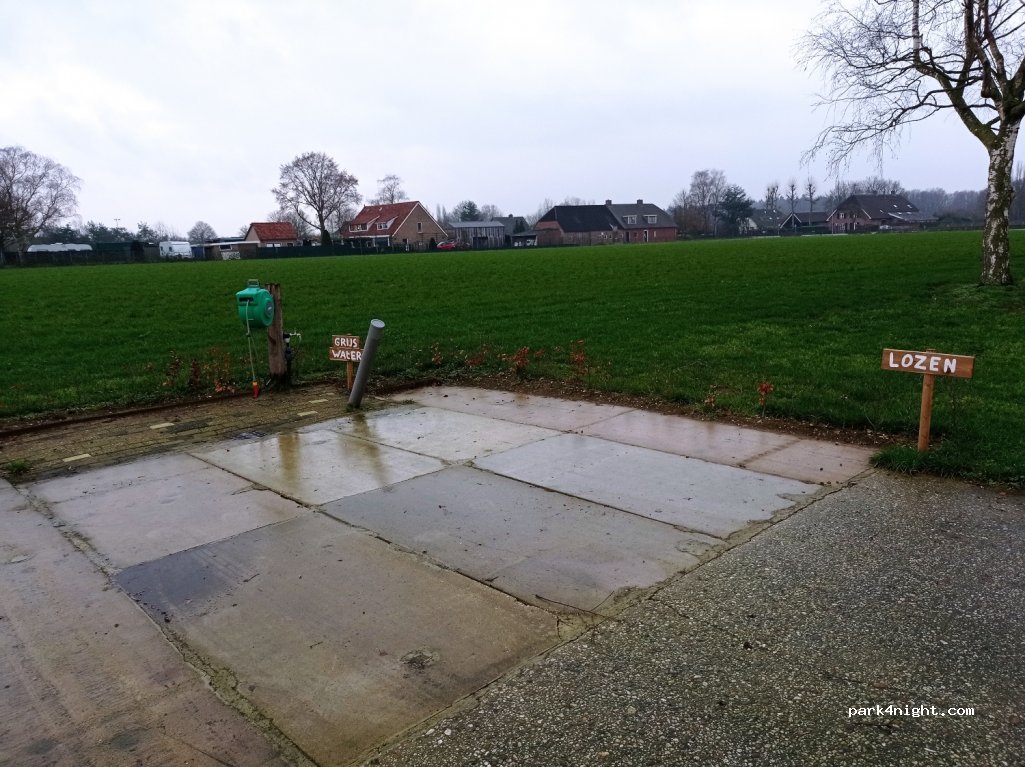 Wohnmobilstellplatz Malden Frieden — foto 3