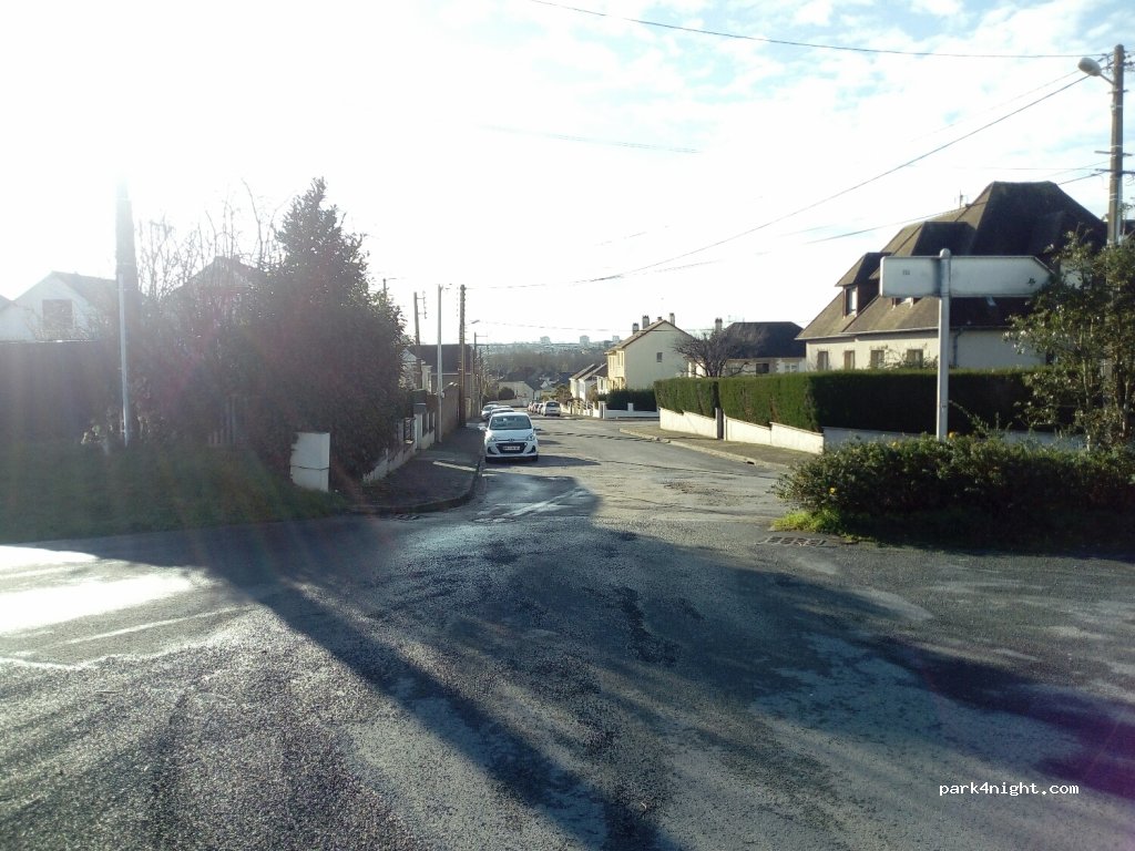 (53000) Laval - 88 Rue des Sports — foto 2
