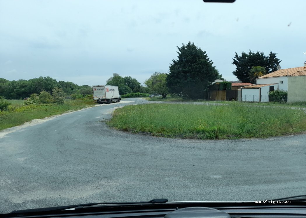(17190) Saint-Georges-d'Oléron - 143 Route du Marché — foto 2