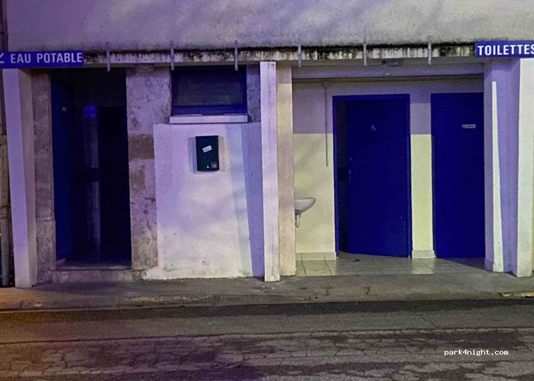 (41240) Binas - 20 Place Saint-Maurice — foto