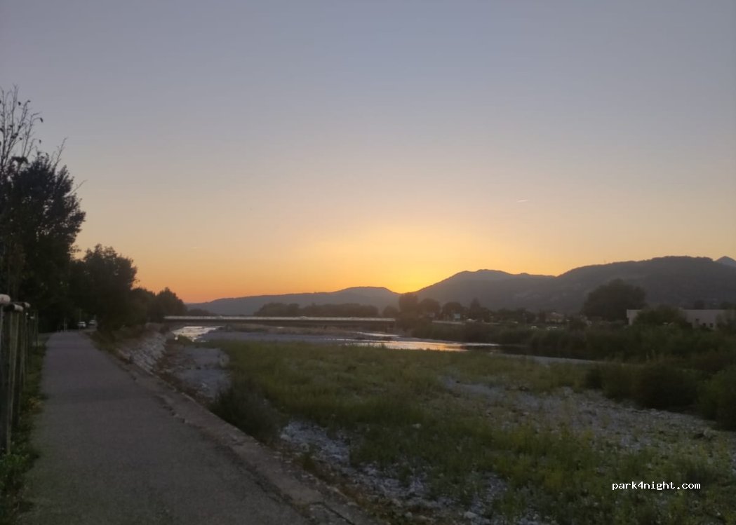 Aire de Camping-Car Digne-les-Bains — foto 3