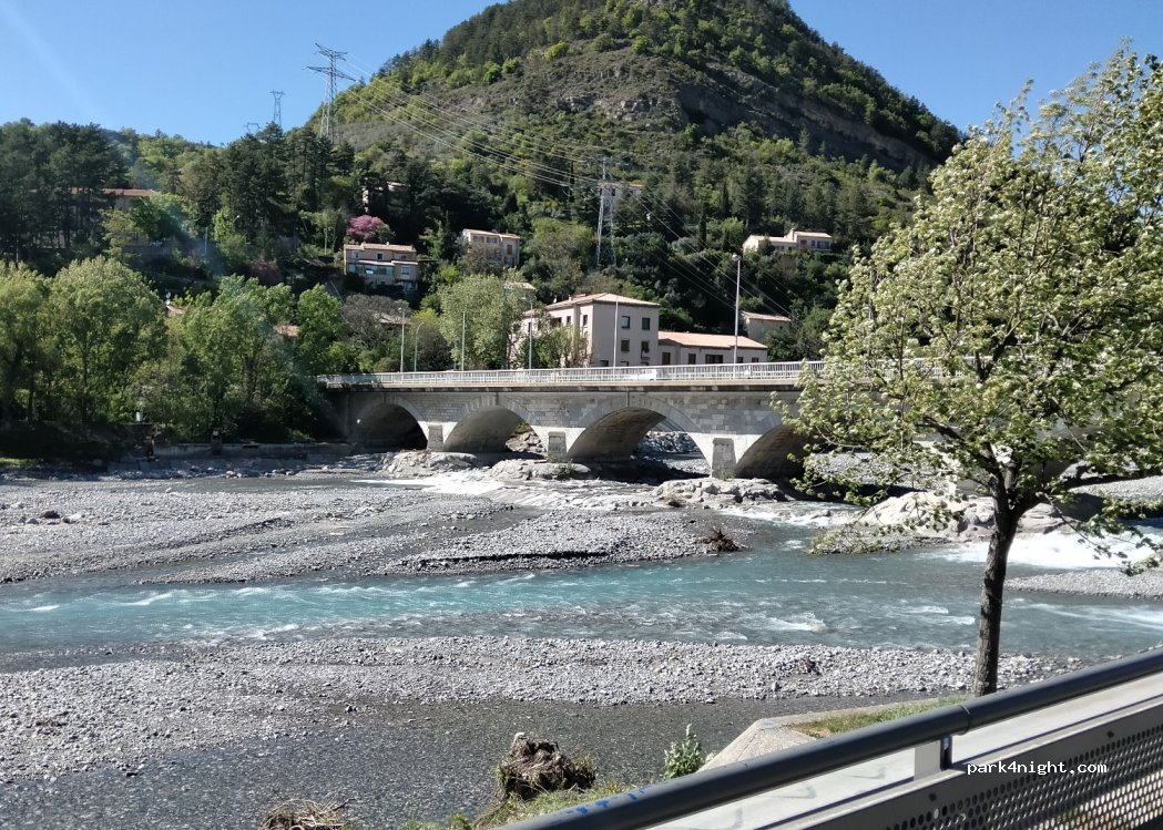 Aire de Camping-Car Digne-les-Bains — foto 4