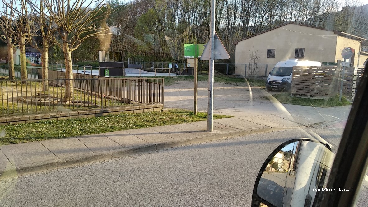 (17176) Sant Esteve d'en Bas - 29 Avinguda Fernando Laparte — foto