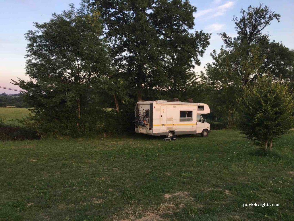 (12160) Baraqueville - D570 — foto