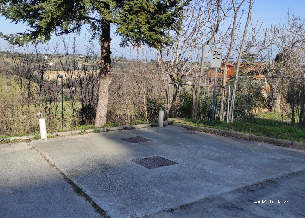 (62010) Montecosaro - Unnamed road — foto
