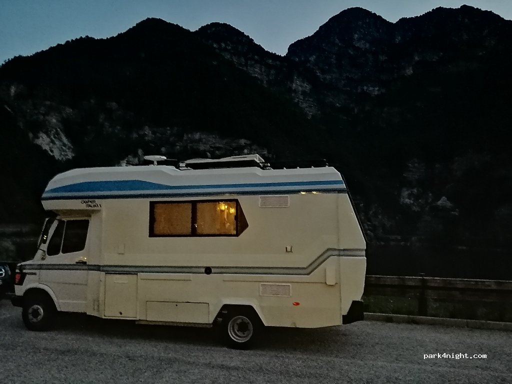 (33090) Tramonti di Sotto - Strada Regionale 552 — foto