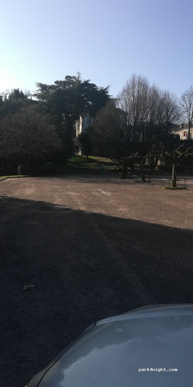 (24800) Thiviers - 57bis Rue du Général Lamy — foto