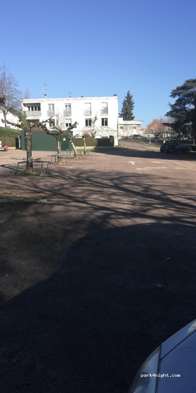 (24800) Thiviers - 57bis Rue du Général Lamy — foto 2