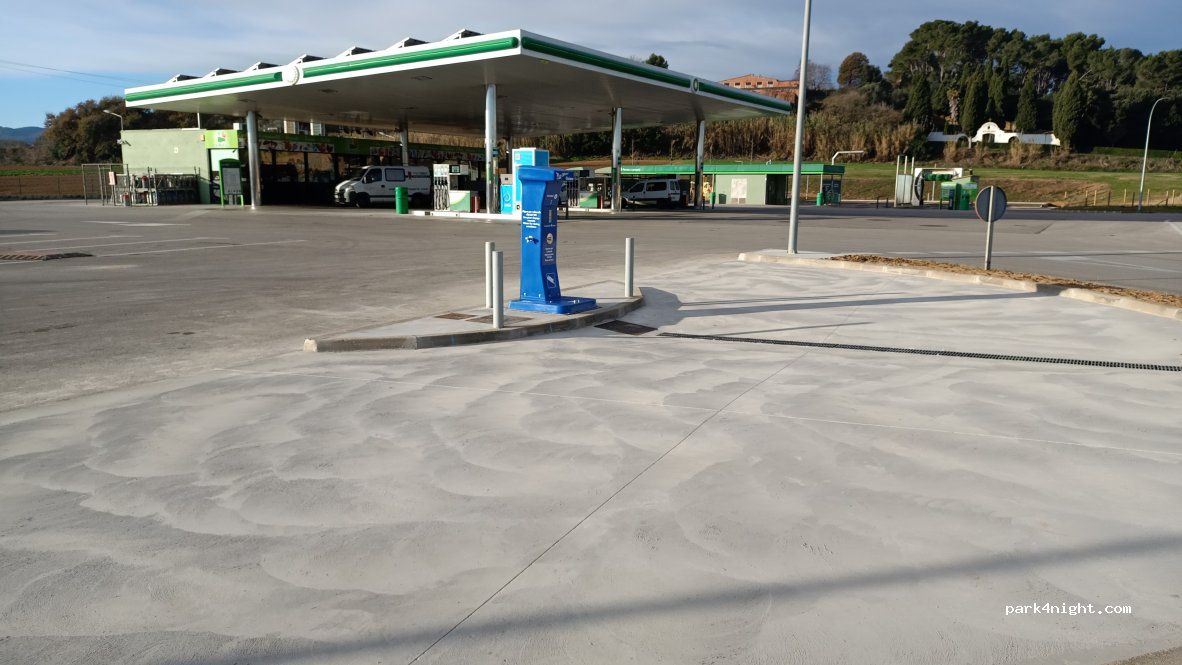 (17111) Vulpellac - Crta. C-66, km.8 (BP Vulpellac) — foto 2