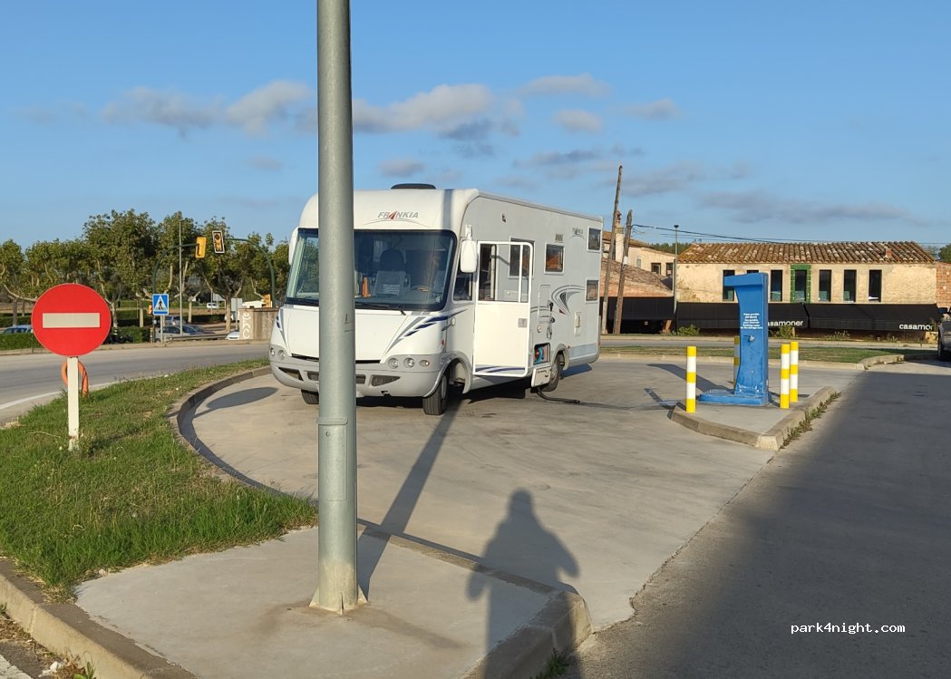 (17111) Vulpellac - Crta. C-66, km.8 (BP Vulpellac) — foto 4