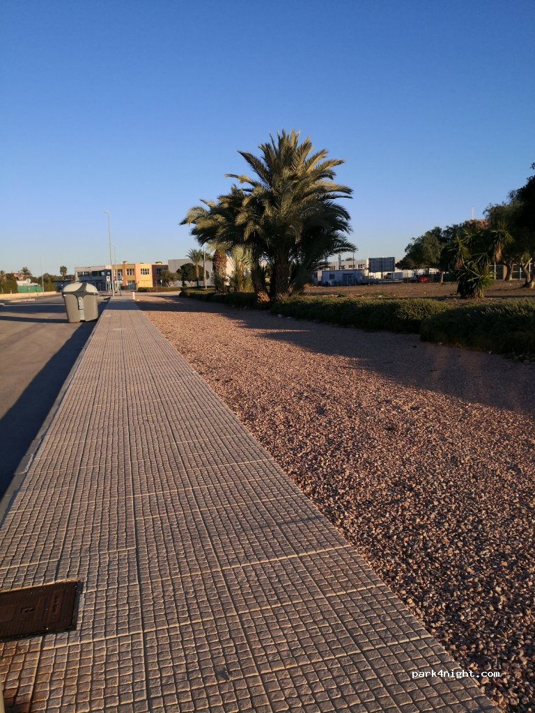 (03140) San Fulgencio - 1 Plaça Poligono 13 — foto