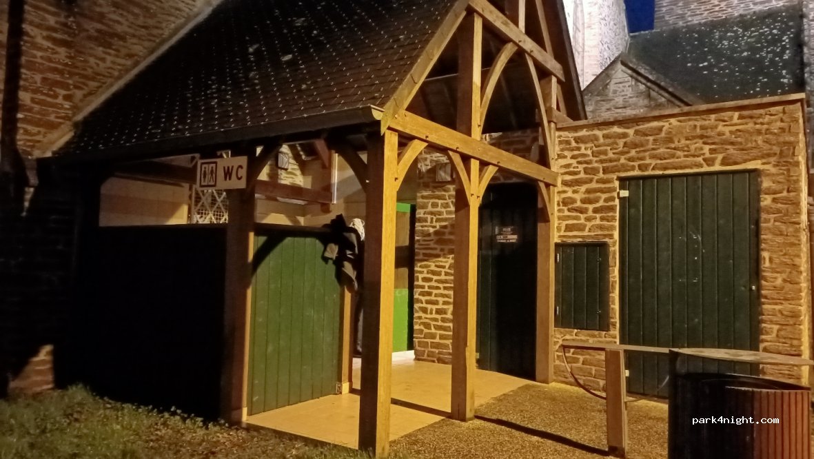 (35380) Plélan-le-Grand - 2 Place de l'Église — foto