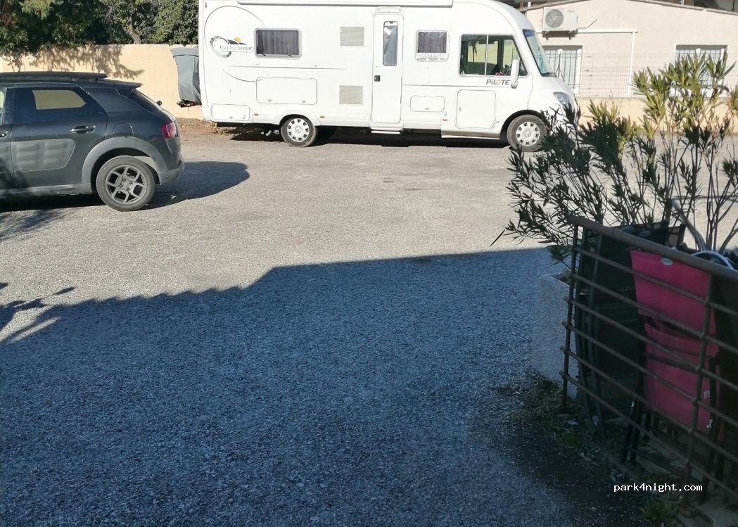 (13430) Eyguières - 13 Rue Di Banastie — foto 3