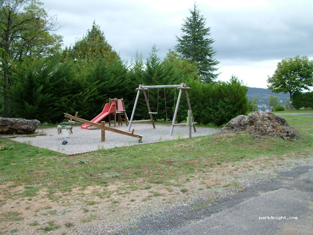 Camping on the edge of Sauveterre — foto 2