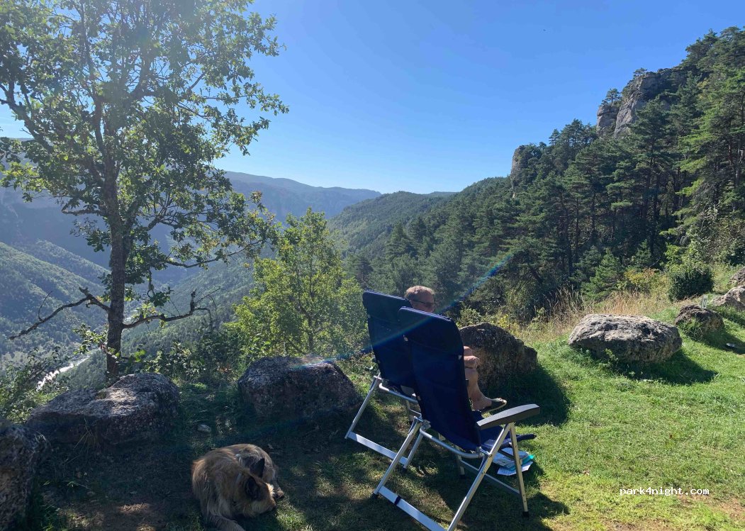 Camping on the edge of Sauveterre — foto 4