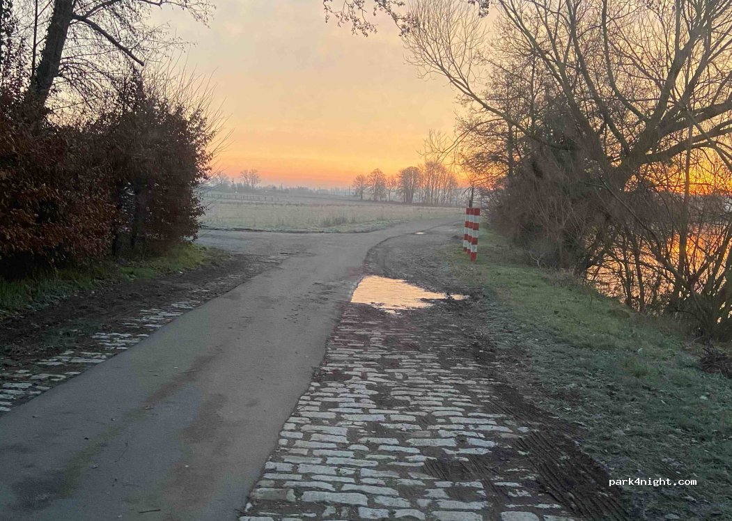 (89100) Sens - Chemin des Pêcheurs — foto