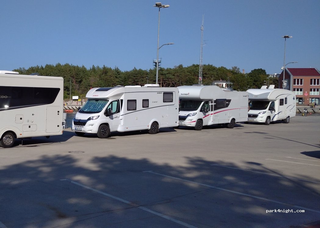 (72-330) Mrzeżyno - 26 Zabytkowa — foto