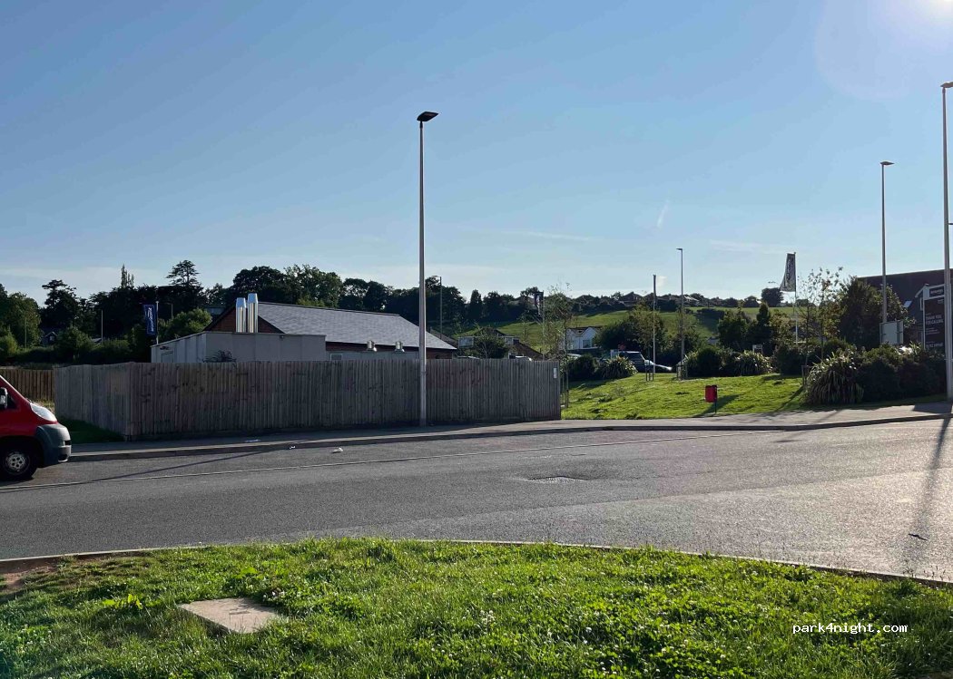 (EX1 3TH) Exeter - 59 Pinn Hill — foto