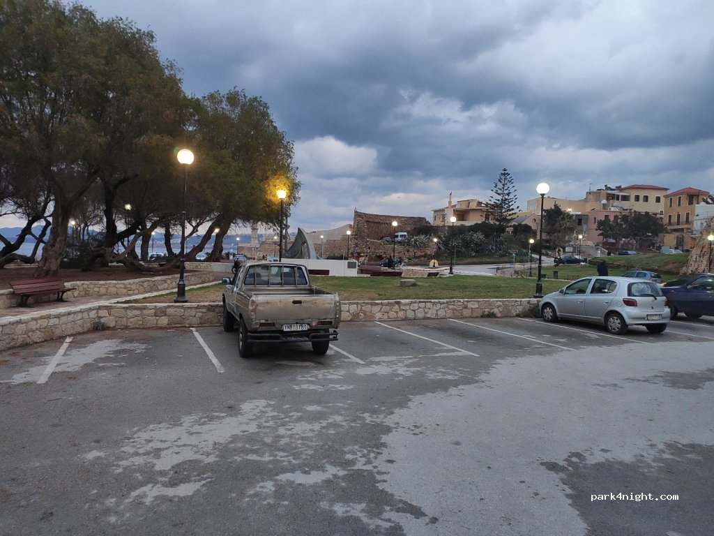 (731 31) Chania - Unnamed Road — foto