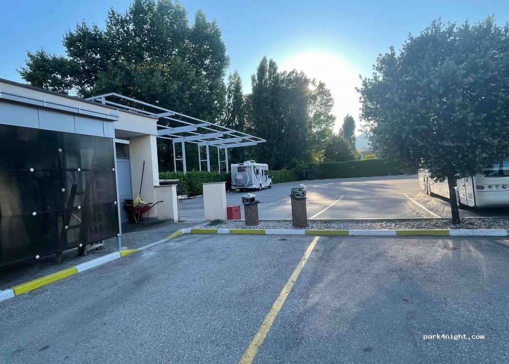 (88000) Mostar - 21b Kneza Mihajla Viševića Humskog — foto 2