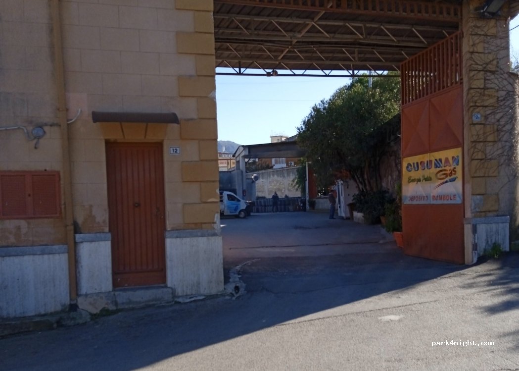 (90135) Palermo - 10 Via Nave — foto