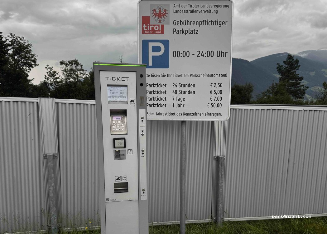 Pendler Parkplatz Wiesing — foto 2