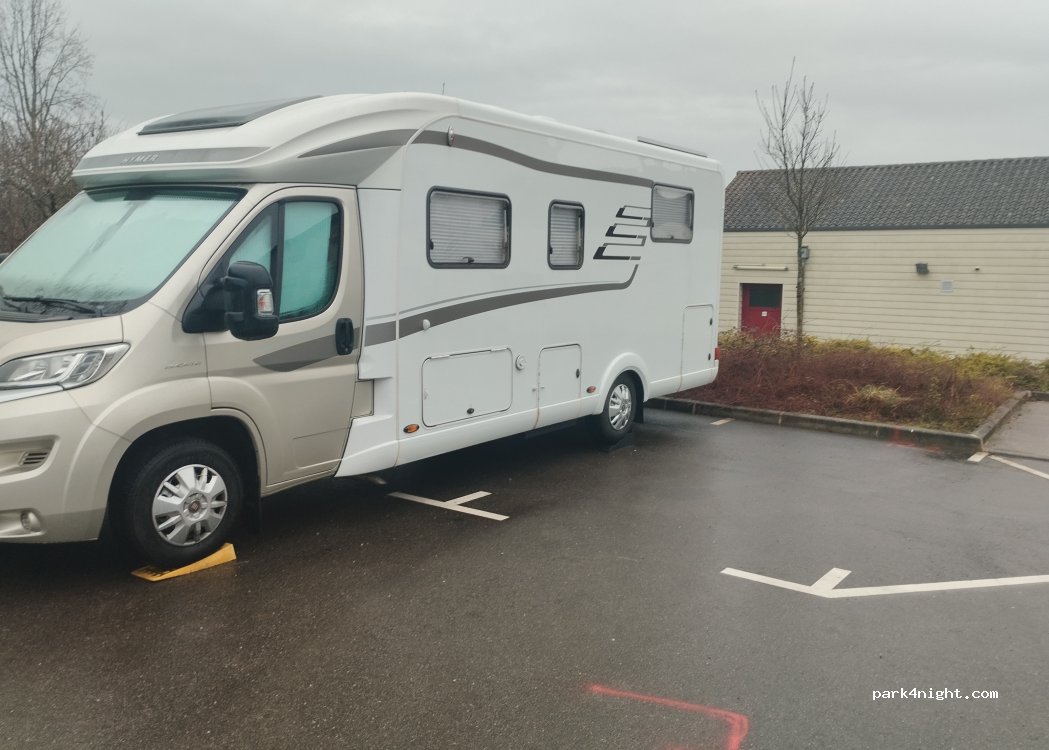 Aire de camping car Saint-Priest-Sous-Aixe — foto 5