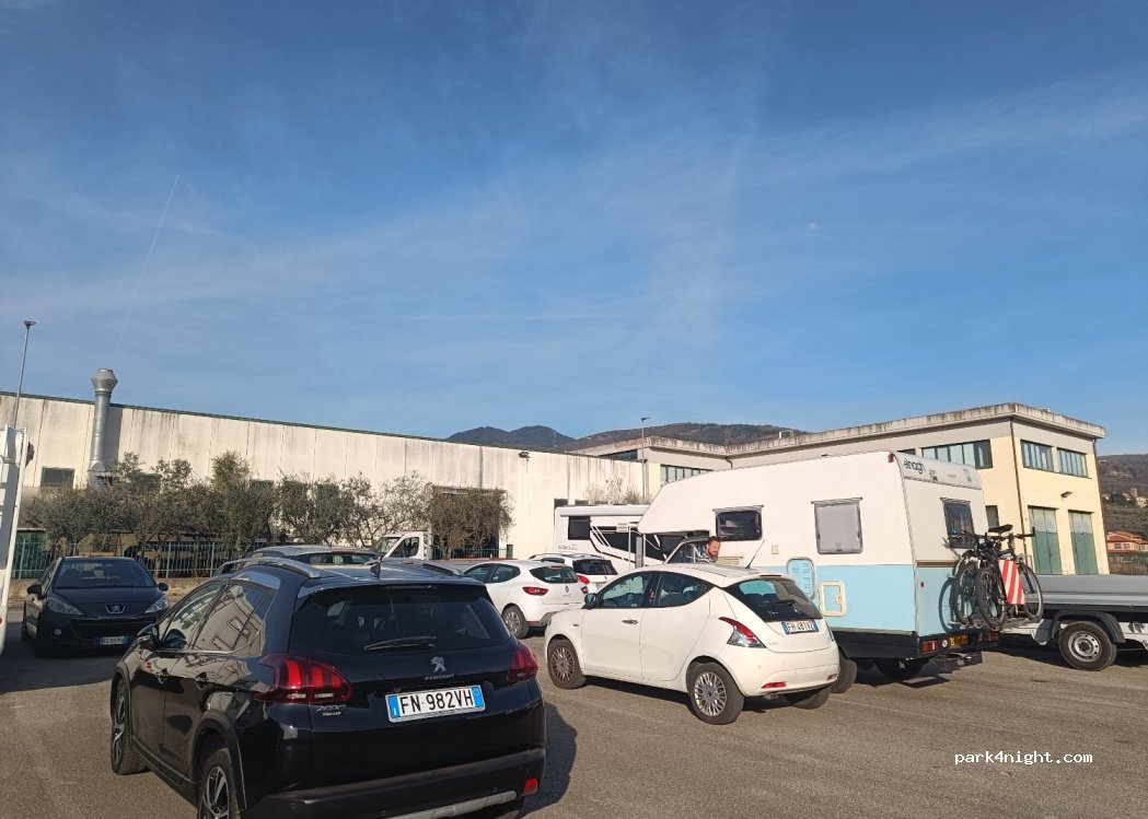 (52024) Loro Ciuffenna - 20 Via Giorgio La Pira — foto