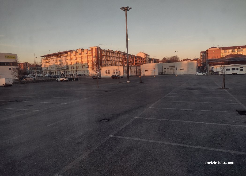 (12045) Fossano - 17 Via Foro Boario — foto