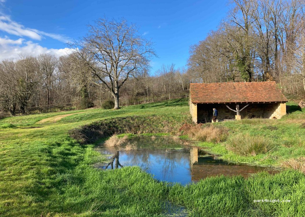 (71110) Saint-Julien-de-Jonzy - Les Varennes — foto