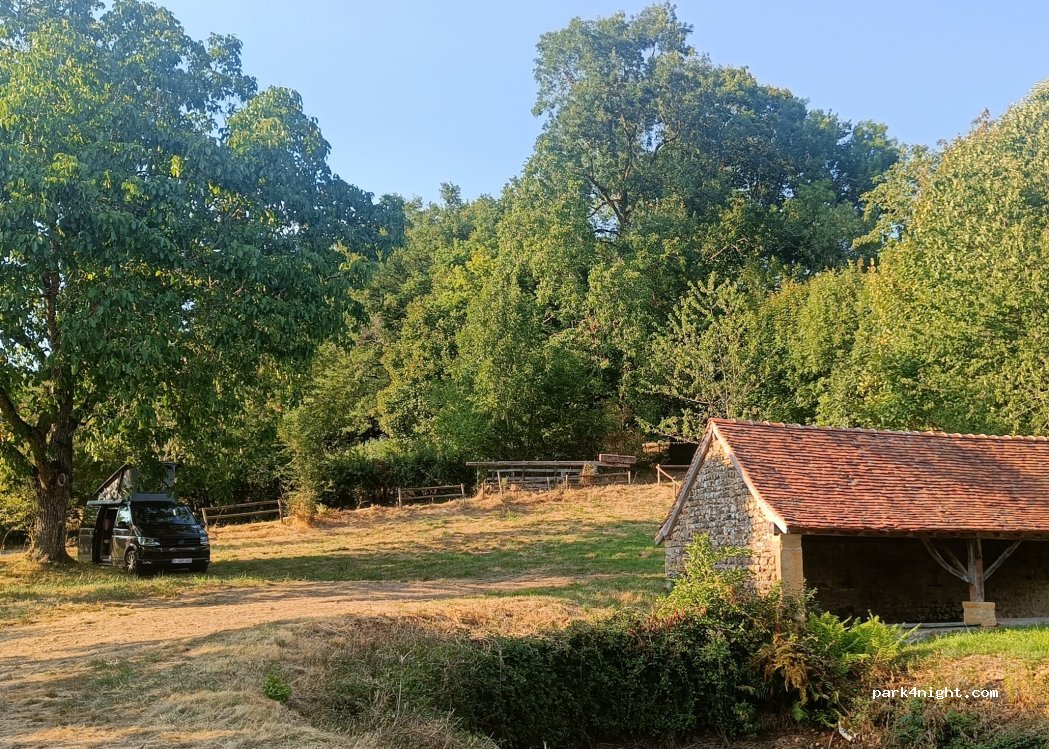 (71110) Saint-Julien-de-Jonzy - Les Varennes — foto 4