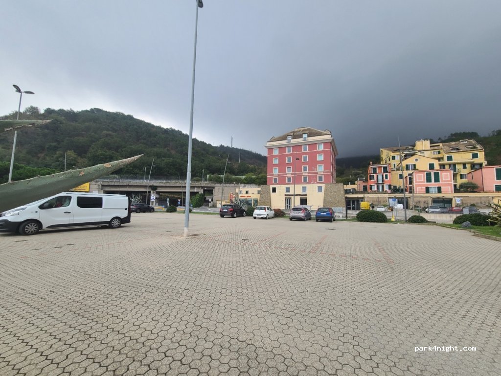 (17047) Vado Ligure - 444 Strada Statale 1 — foto 3