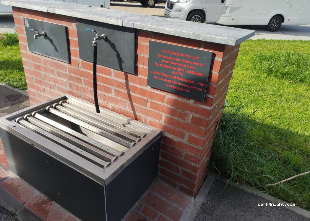 Wohnmobil Stellplatz Freiburg — foto 4