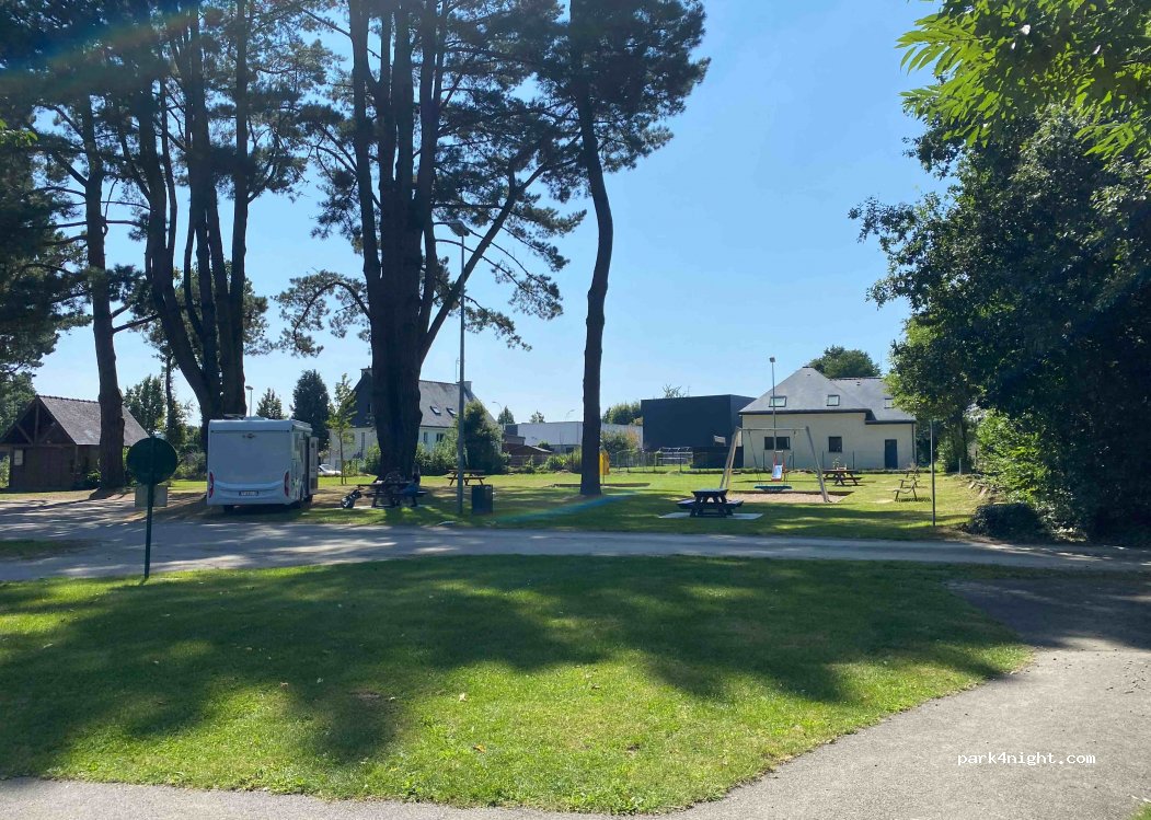Aire camping-car Elven — foto