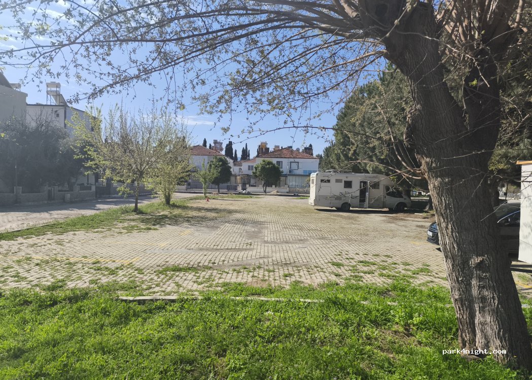 (09400) Kuşadası - 2/11 Cumhuriyet Sitesi — foto 3