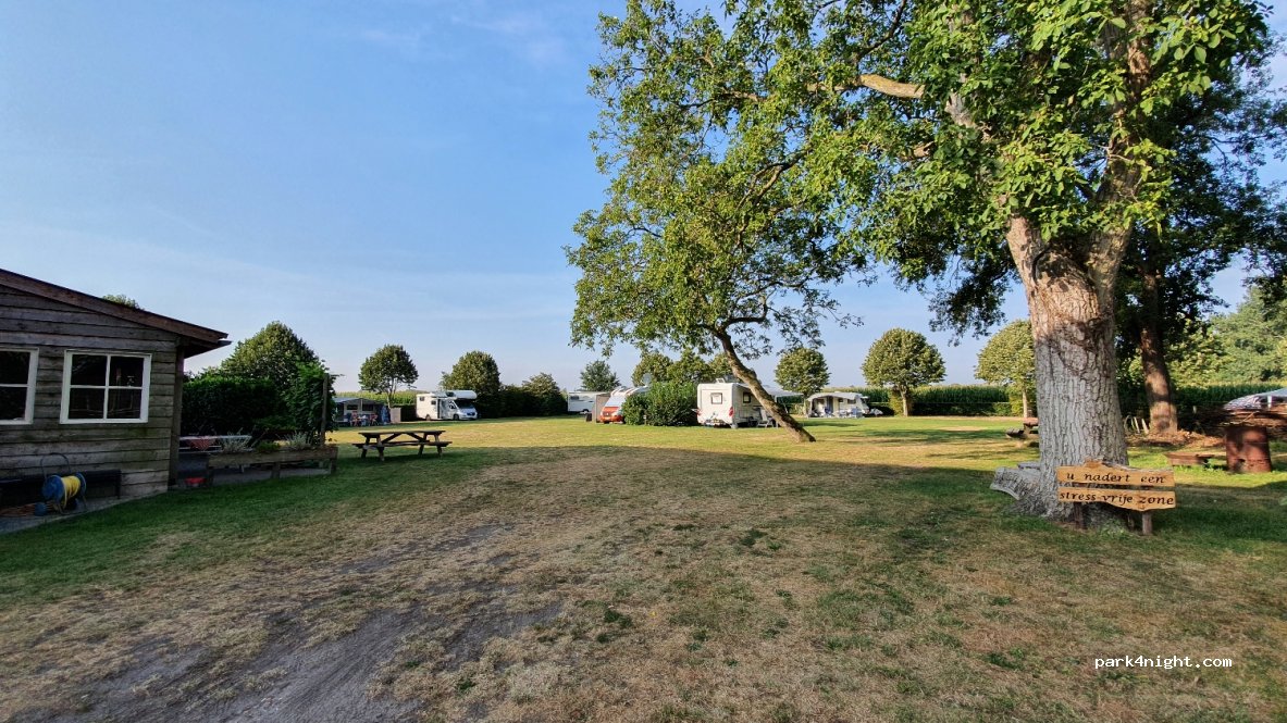 Camping & Wellness 'De Oudlandse Hoeve' — foto