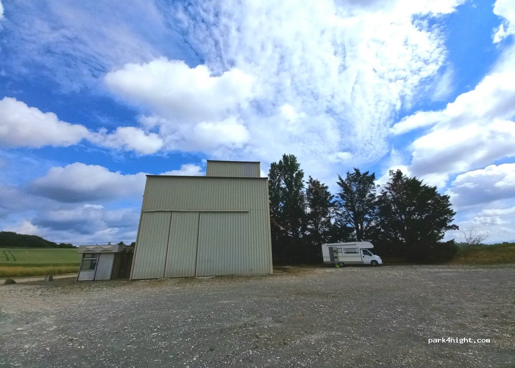 (01800) Pérouges - Route de Bourg Saint-Christophe — foto 4