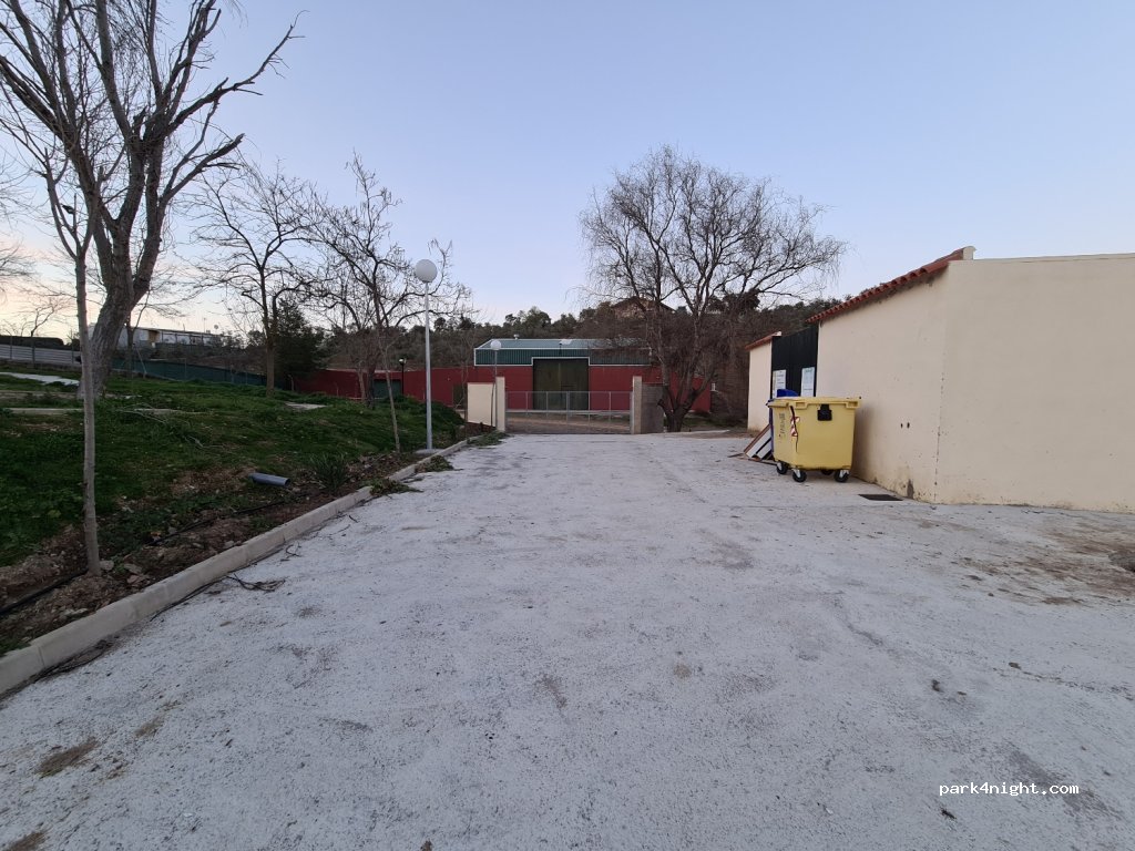 (06980) Fuente del Arco - 22 Avenida Estación — foto
