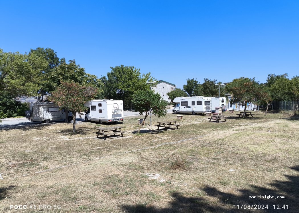 Area di sosta per camper — foto 4
