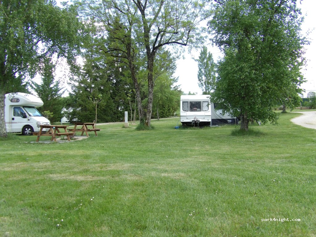 camping Quercy Vacances — foto