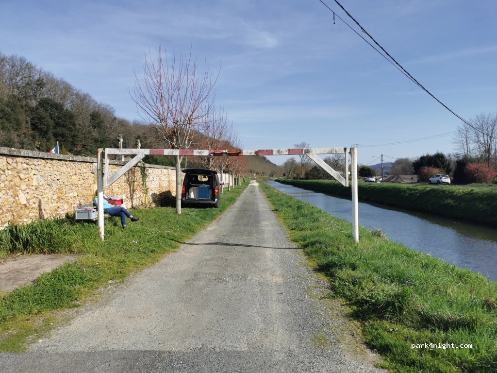 (24150) Saint-Capraise-de-Lalinde - 48 D660 — foto