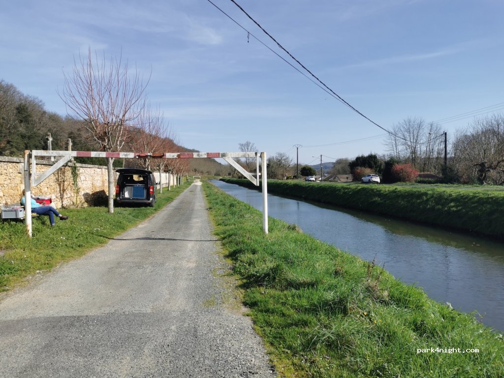 (24150) Saint-Capraise-de-Lalinde - 48 D660 — foto 2