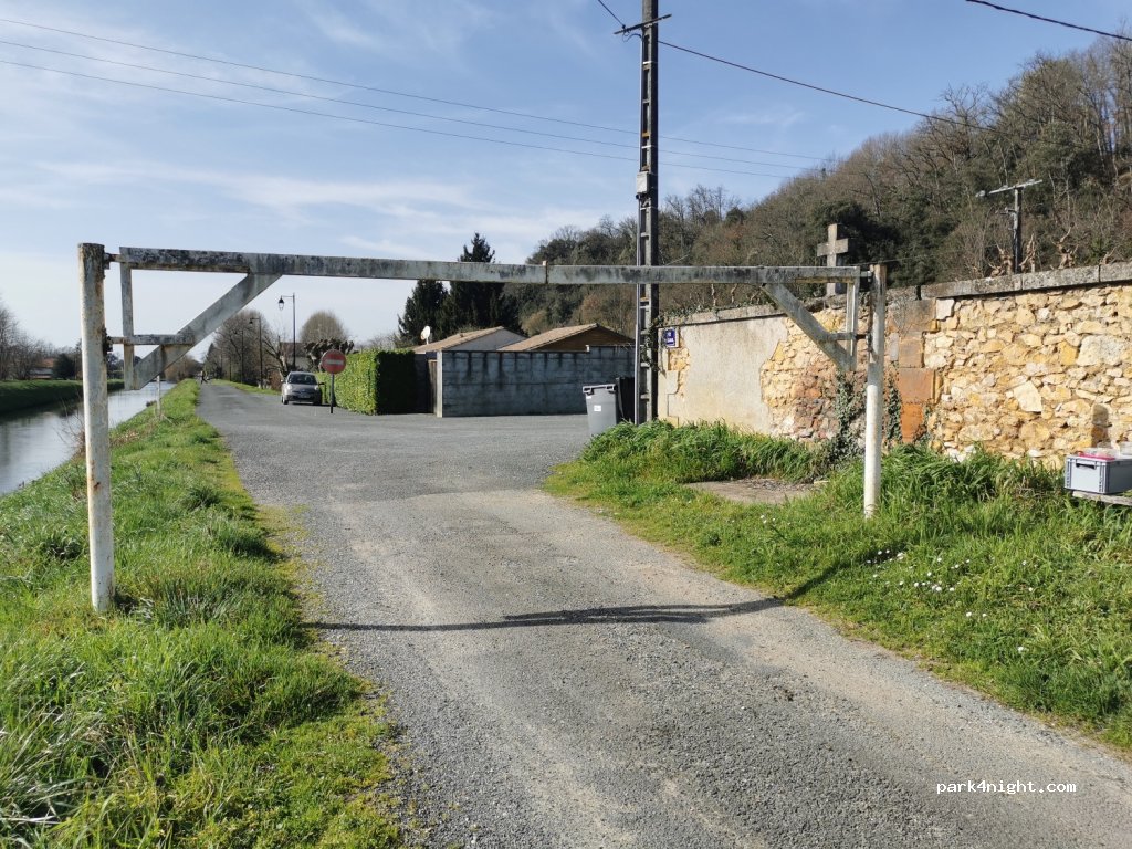 (24150) Saint-Capraise-de-Lalinde - 48 D660 — foto 4