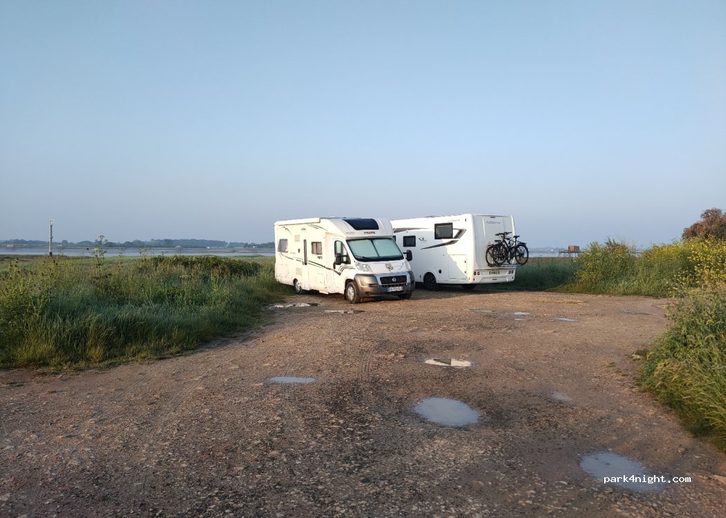 (17450) Saint-Laurent-de-la-Prée - Unnamed Road — foto 3