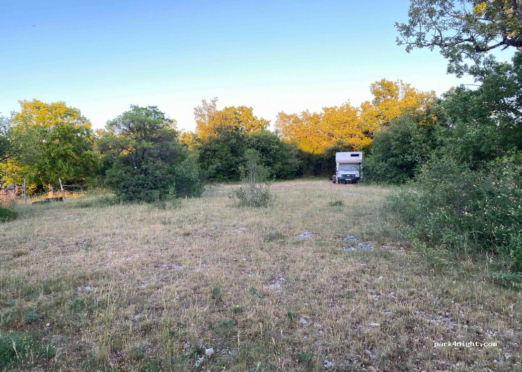 (82800) Bruniquel - Unnamed Road — foto