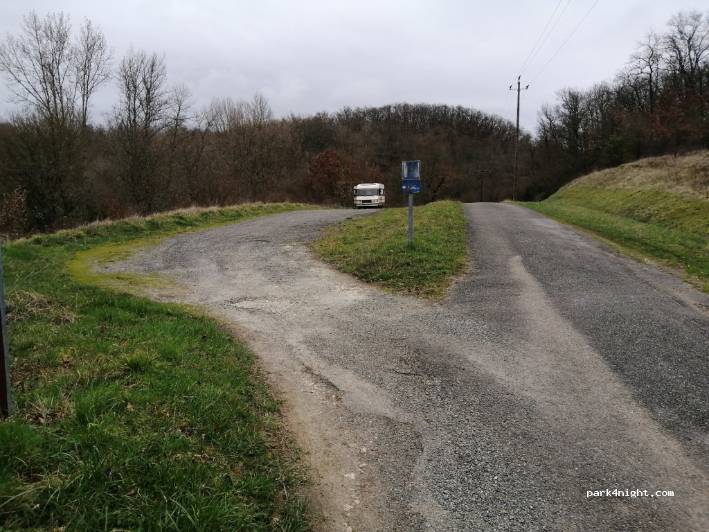 (32140) Aussos - Unnamed Road — foto 2
