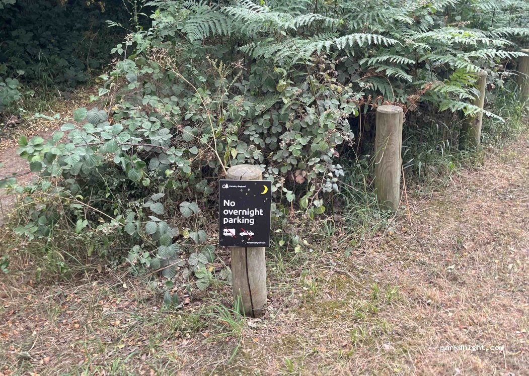 (NN17 3BA)  - Unnamed Road — foto 3